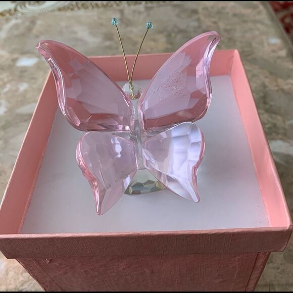 Crystal pink butterfly on clear globe base, brand new in a box, unique, 3x3 - Picture 7 of 10